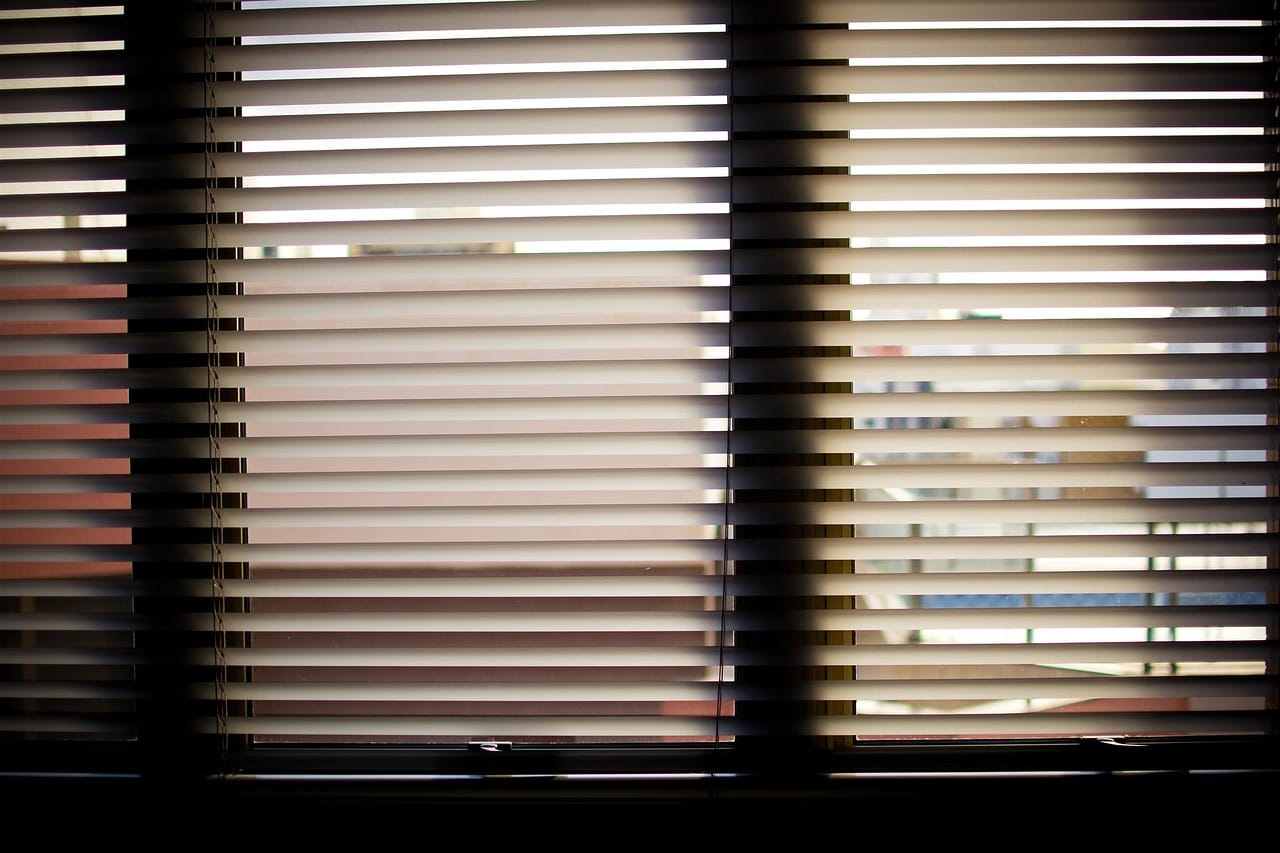 window-blinds-932644_1280